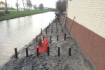 Steiger /vlonder achter tuinhuis  Grootebroek