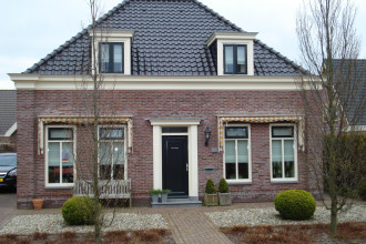 Woning aan de Gracht te Zwaagdijk