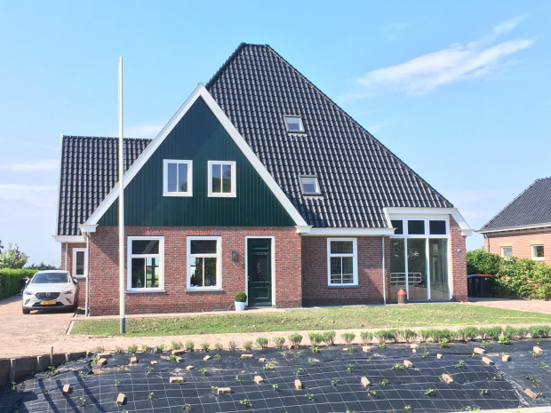 Nieuwbouw dubbele stopboerderij te Hauwert