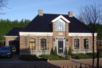 Mari Andriessenhof, Hoorn