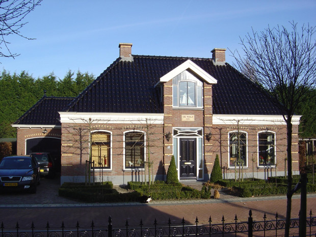 Mari Andriessenhof, Hoorn